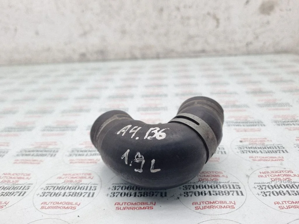 Engine coolant pipe/hose