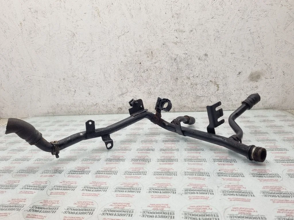 Motora dzesēšanas caurule (-es)/šļūtene (-es) 038121065BA