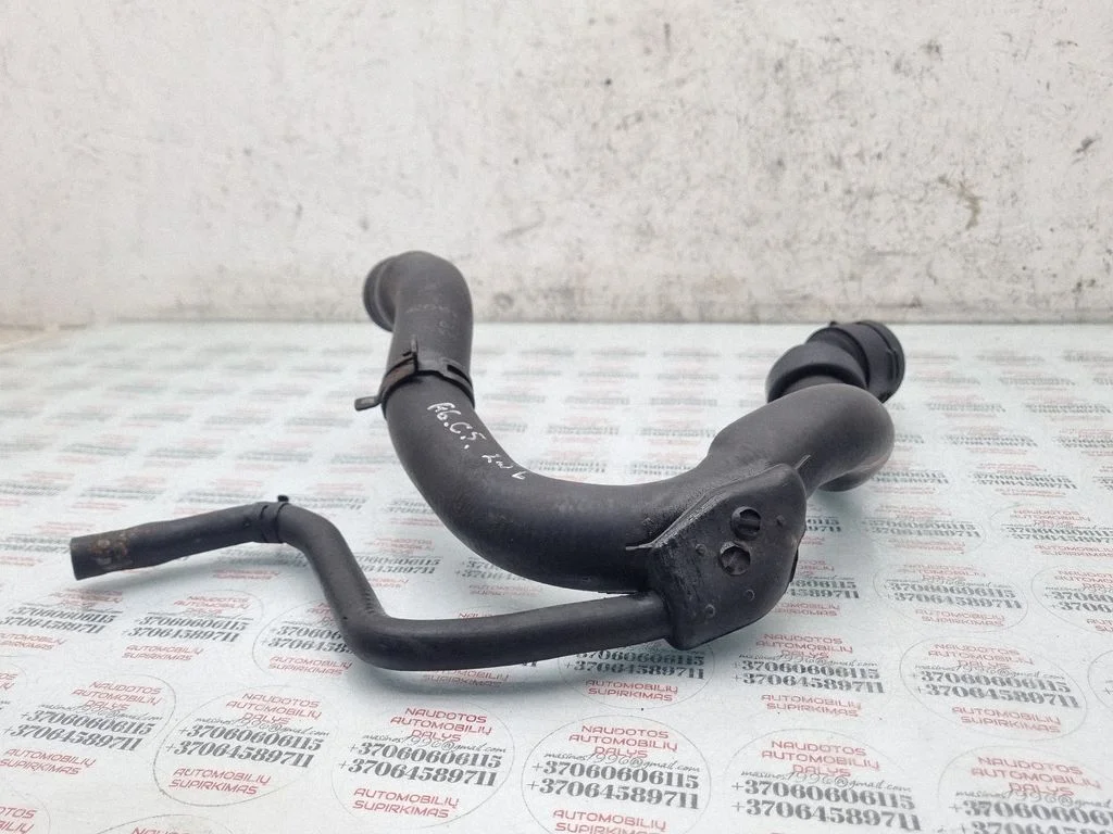 Engine coolant pipe/hose