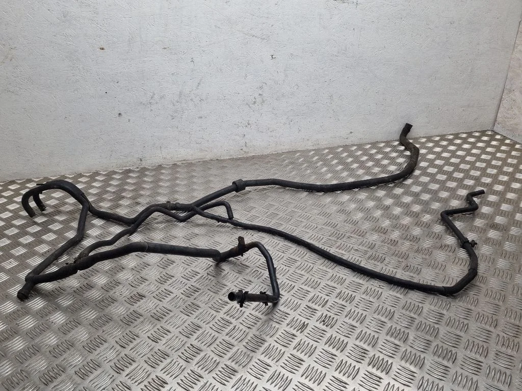Engine coolant pipe/hose 7L6121070AH