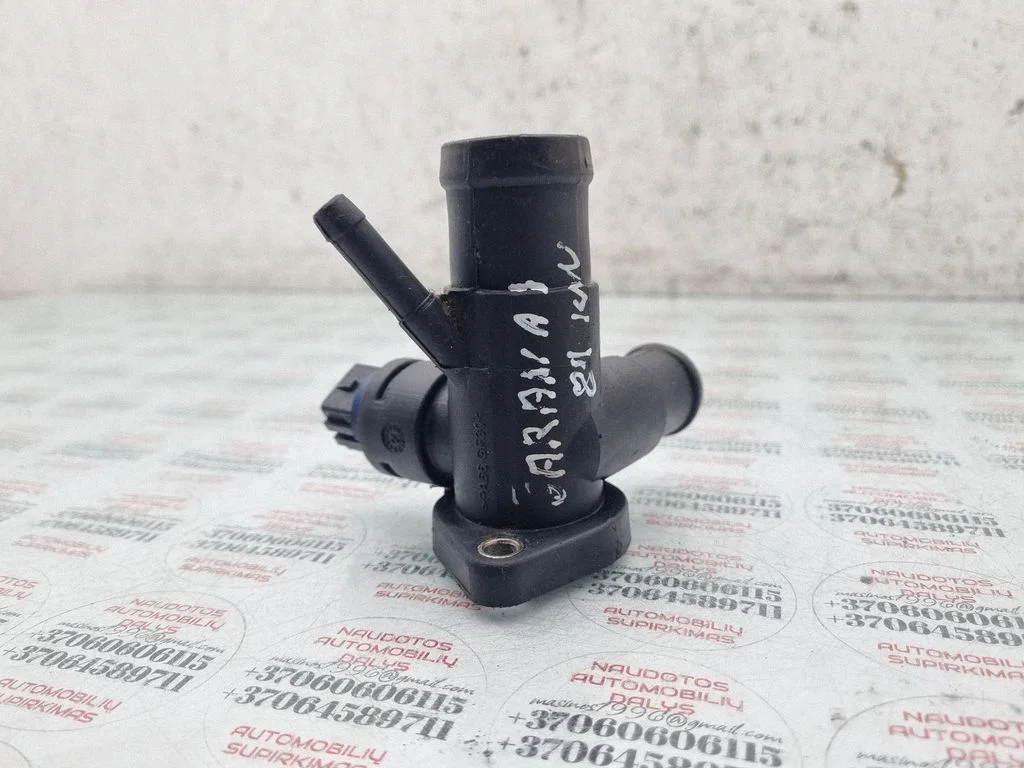 Engine coolant pipe/hose