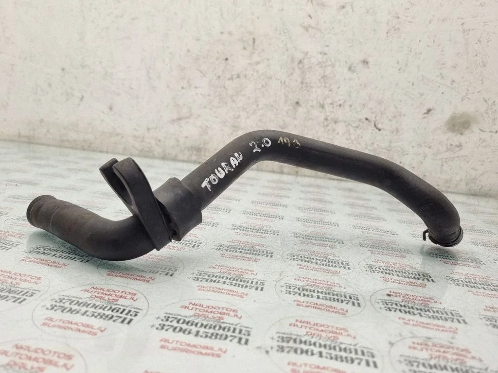 Engine coolant pipe/hose