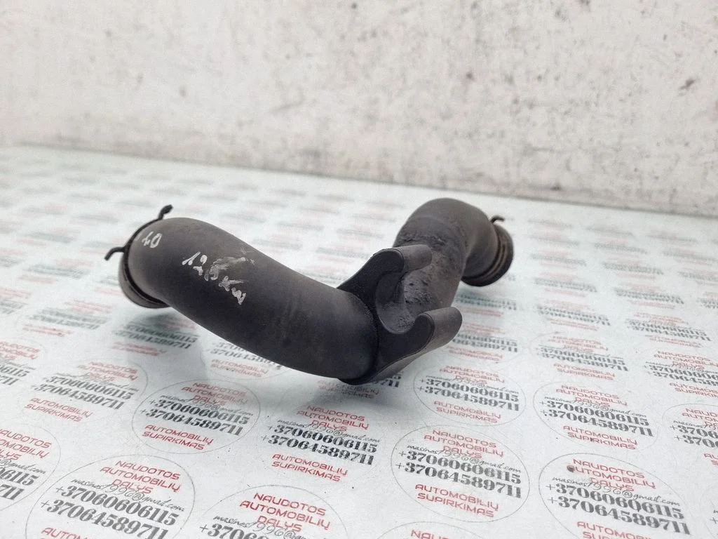 Engine coolant pipe/hose