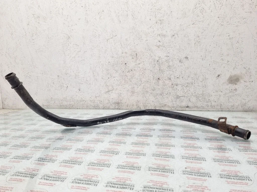 Engine coolant pipe/hose