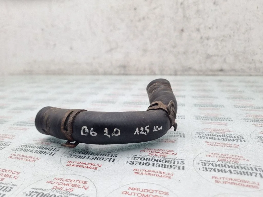 Engine coolant pipe/hose