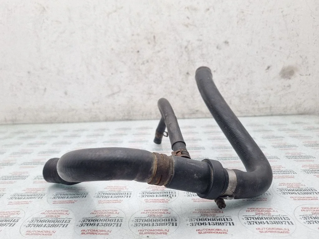Engine coolant pipe/hose