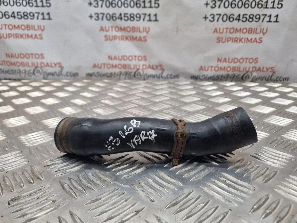 Engine coolant pipe/hose