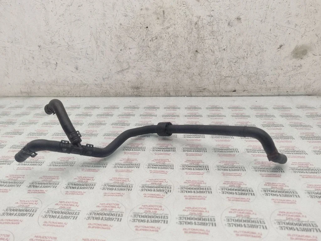Engine coolant pipe/hose
