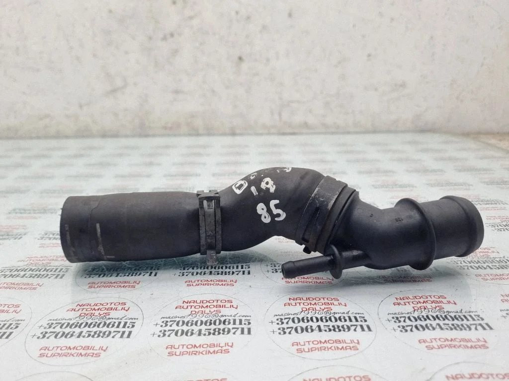 Engine coolant pipe/hose