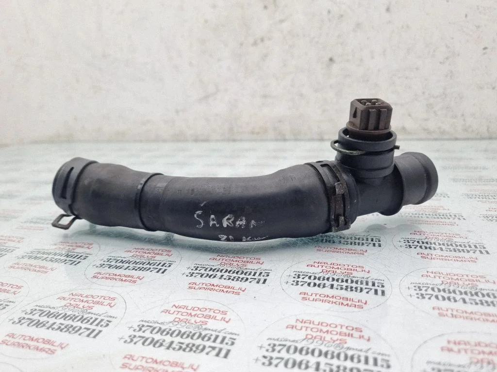 Engine coolant pipe/hose