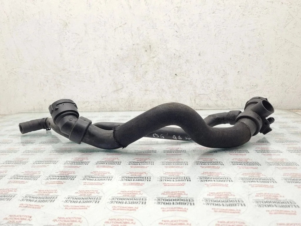 Engine coolant pipe/hose 8E0121049C
