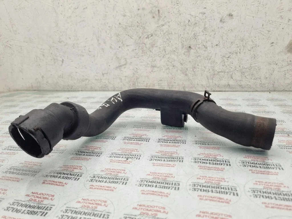 Engine coolant pipe/hose 8E0121101C