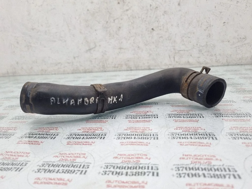 Engine coolant pipe/hose