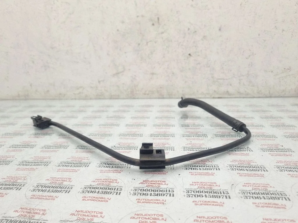 Engine coolant pipe/hose
