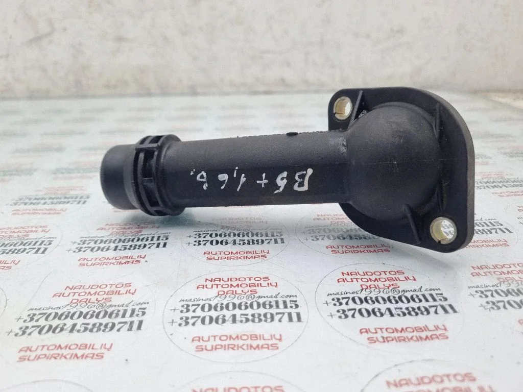 Engine coolant pipe/hose – Volkswagen Passat B5.5 (2001-2005)