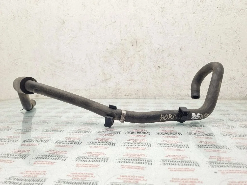 Engine coolant pipe/hose