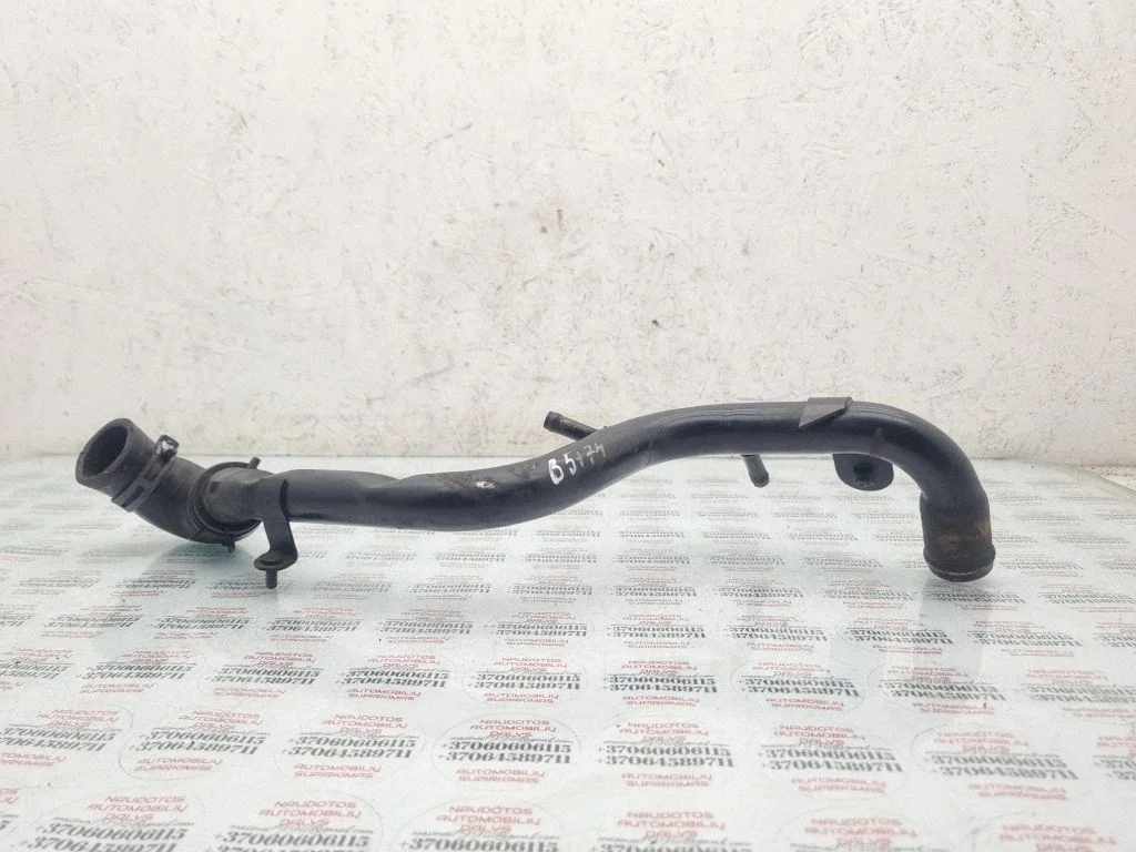 Engine coolant pipe/hose