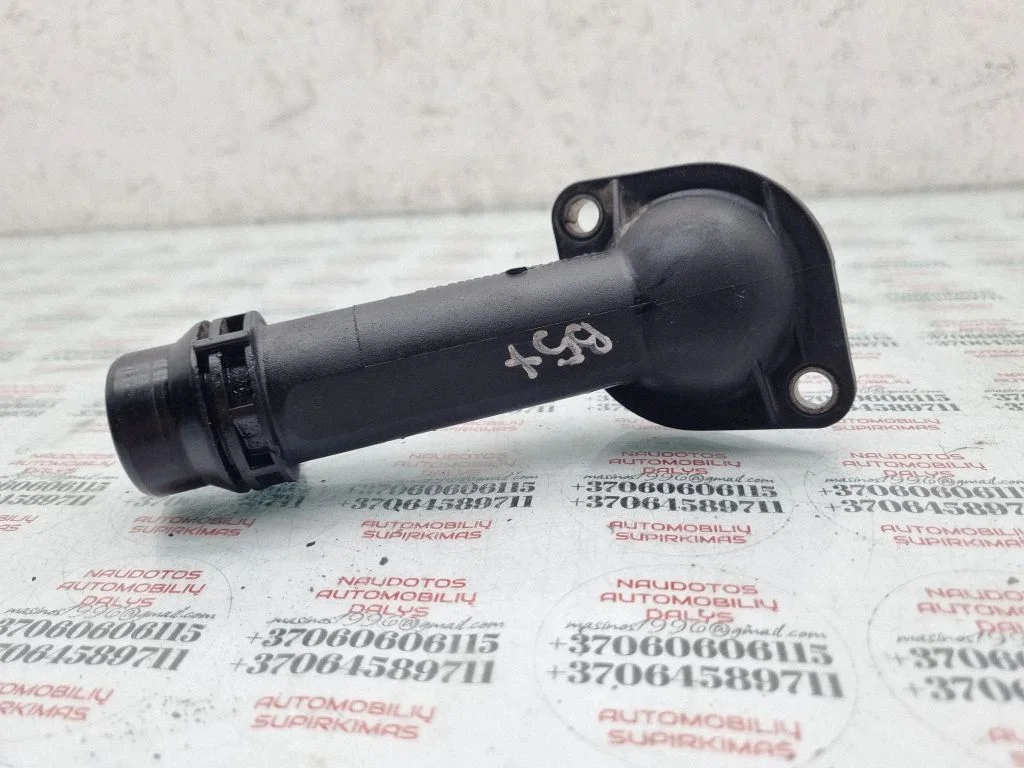 Engine coolant pipe/hose 06B121121