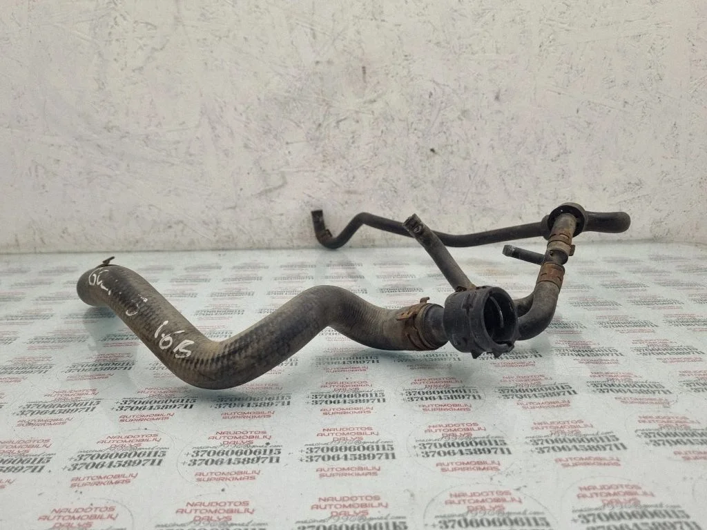 Engine coolant pipe/hose