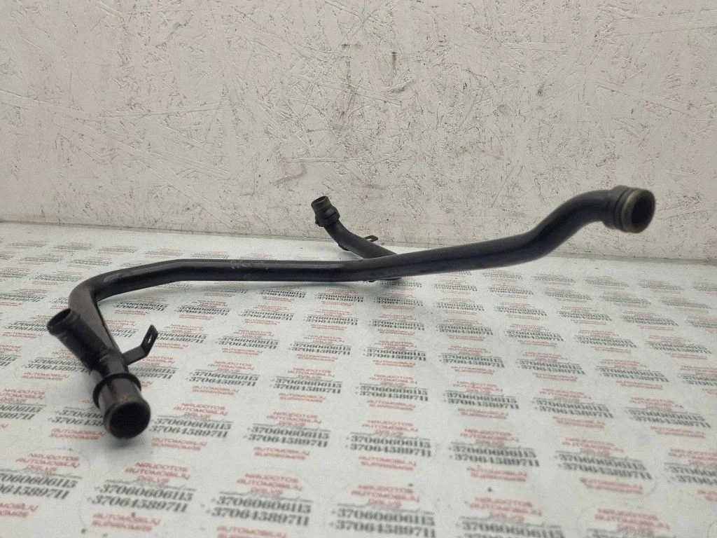 Engine coolant pipe/hose