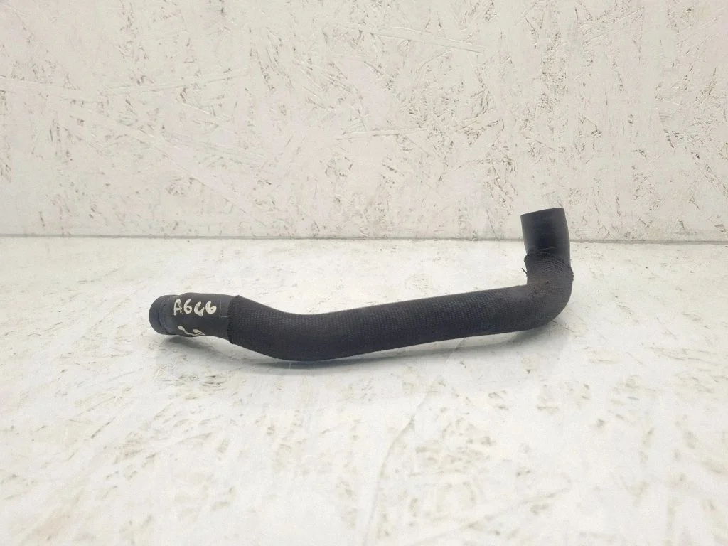 Engine coolant pipe/hose