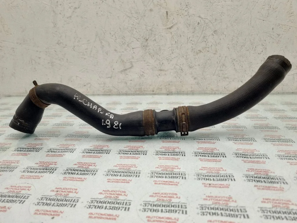 Engine coolant pipe/hose 3232T