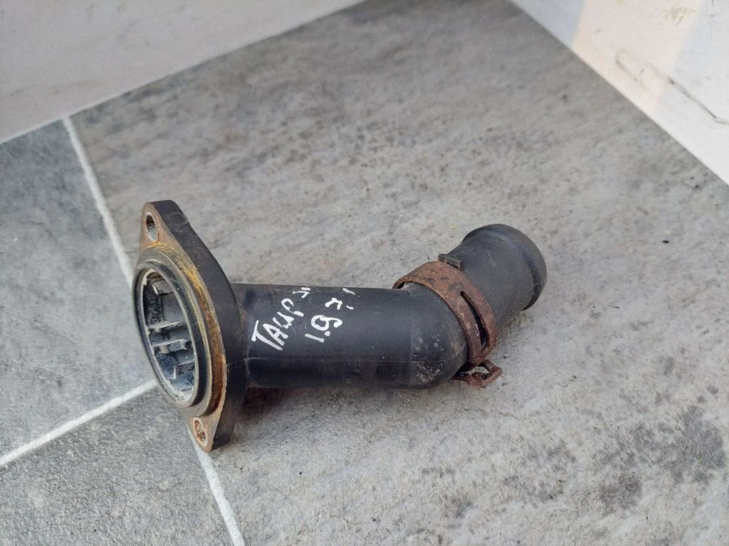Engine coolant pipe/hose 06A121121C