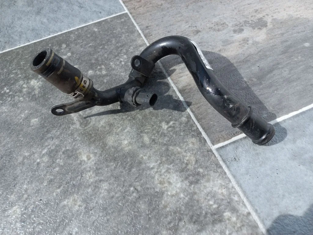 Motora dzesēšanas caurule (-es)/šļūtene (-es) 059121070J