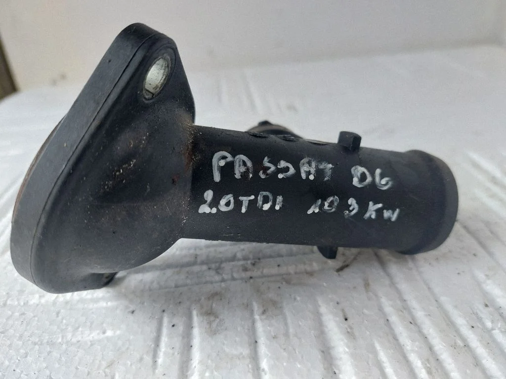 Engine coolant pipe/hose 03G121121D