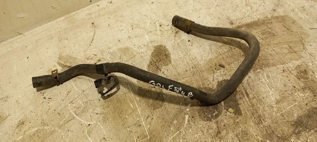 Engine coolant pipe/hose