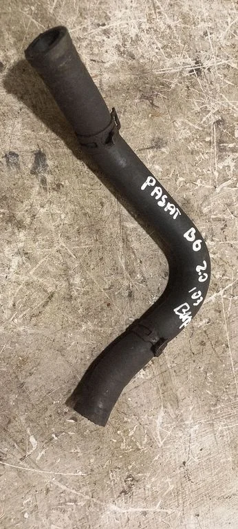 Engine coolant pipe/hose
