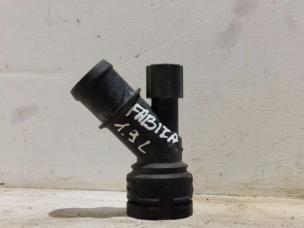 Engine coolant pipe/hose – Skoda Fabia Mk1 (6Y) (1999-2007)
