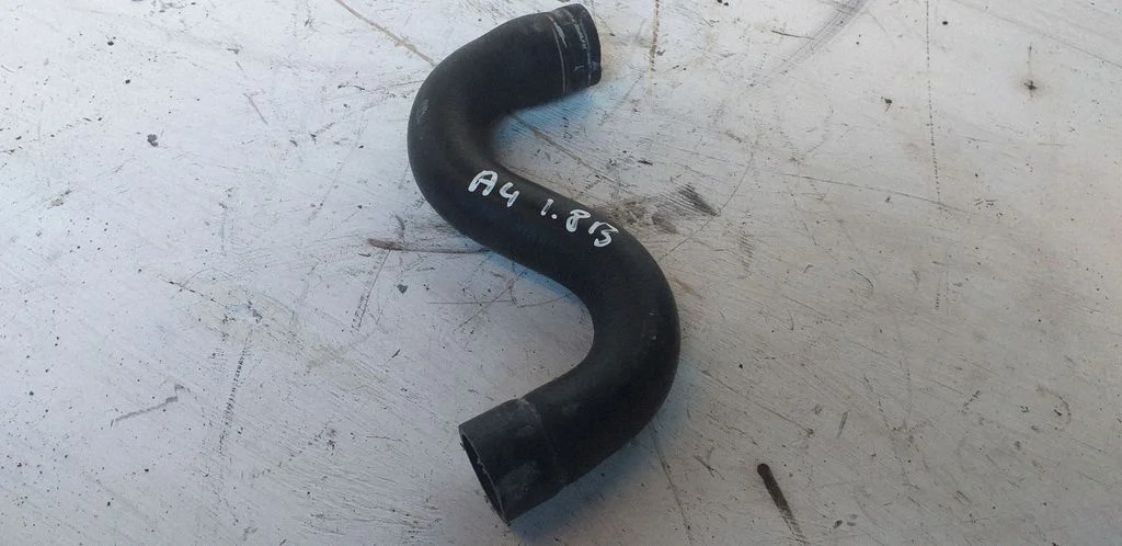 Engine coolant pipe/hose