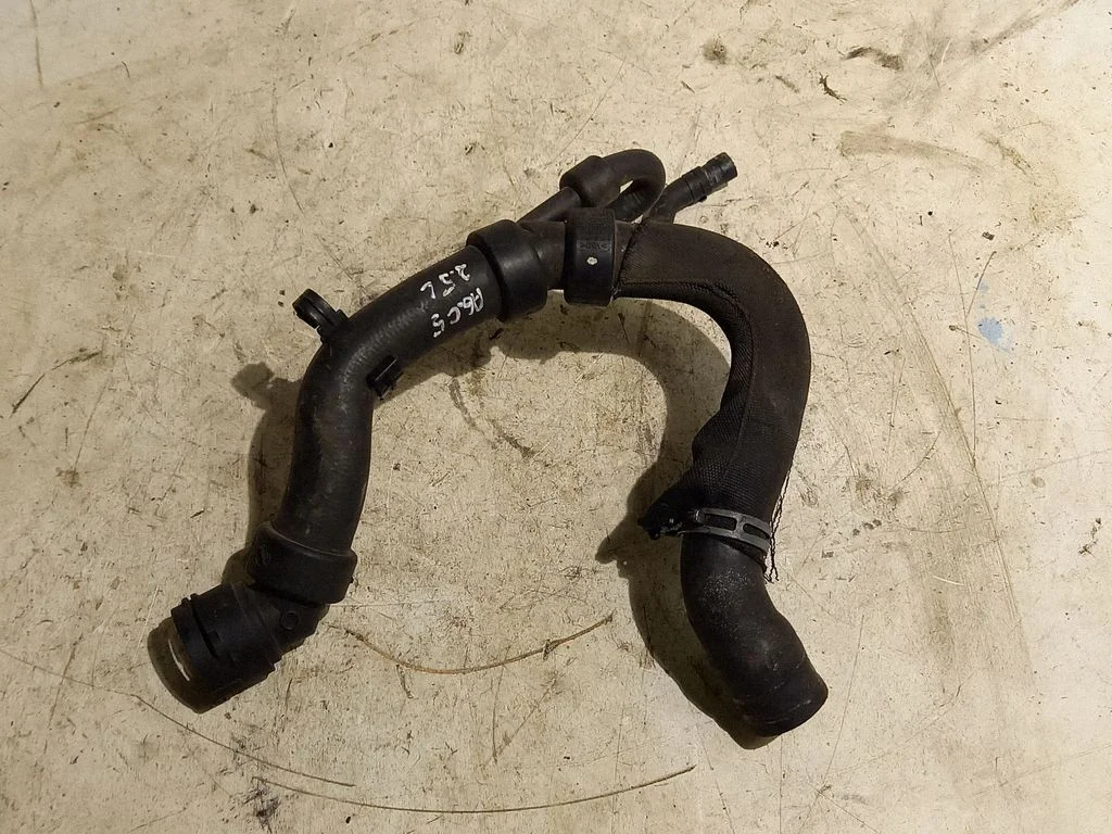 Engine coolant pipe/hose 4B01211017