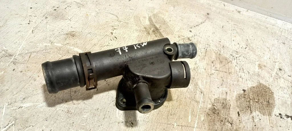 Engine coolant pipe/hose 038121132D
