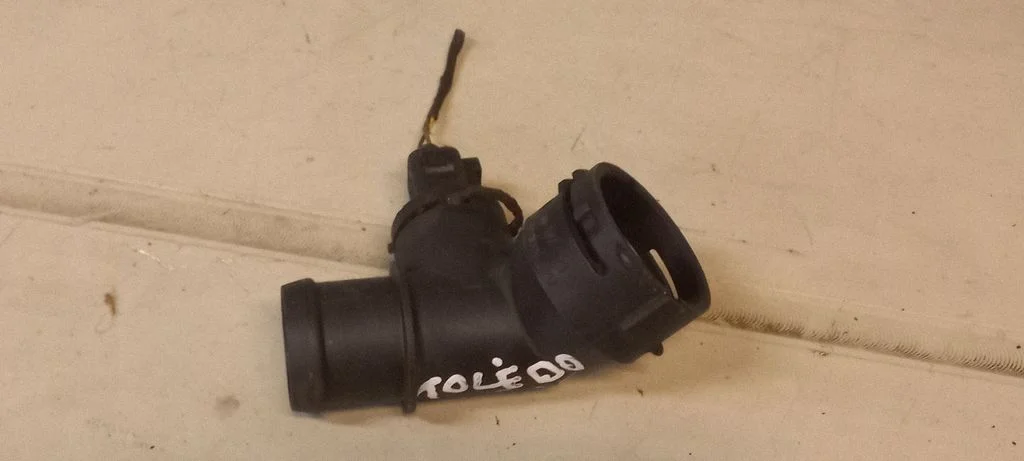 Engine coolant pipe/hose 1K0122291A