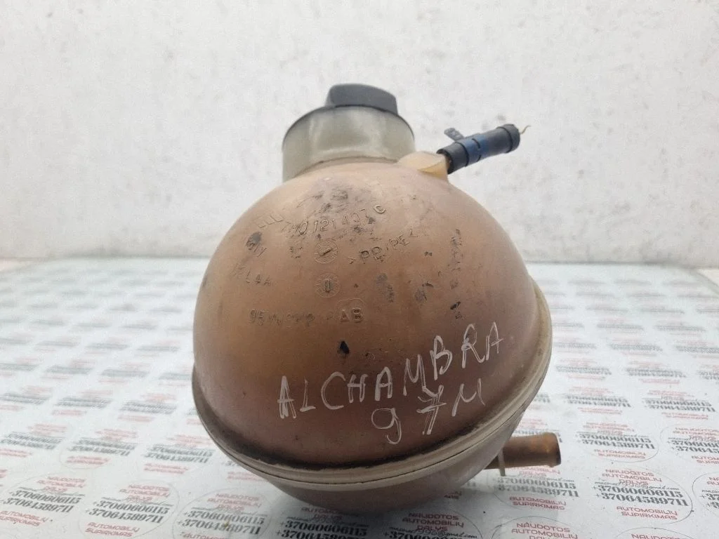 Coolant expansion tank/reservoir 7M0121407C