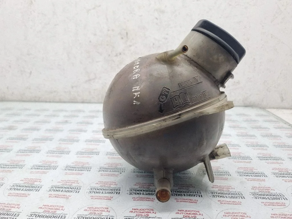 Coolant expansion tank/reservoir 7M0121407C