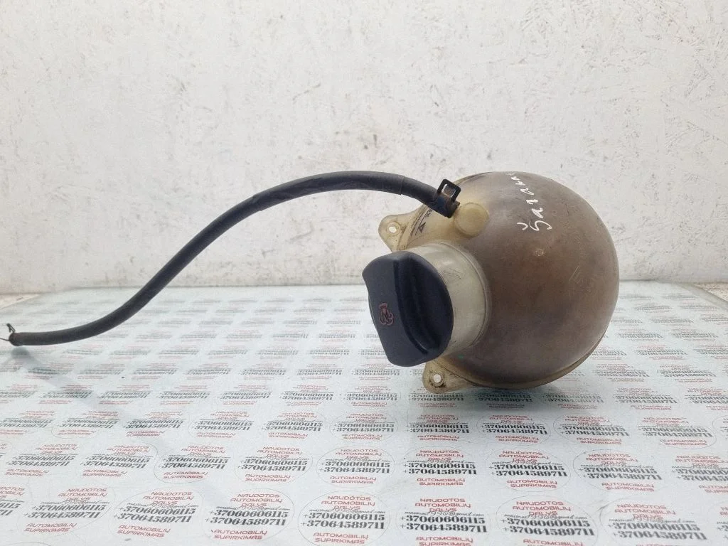 Jahutusvedeliku paisupaak 7M0121407C
