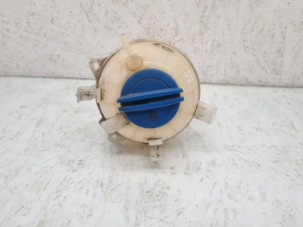 Jahutusvedeliku paisupaak 1K0121407A