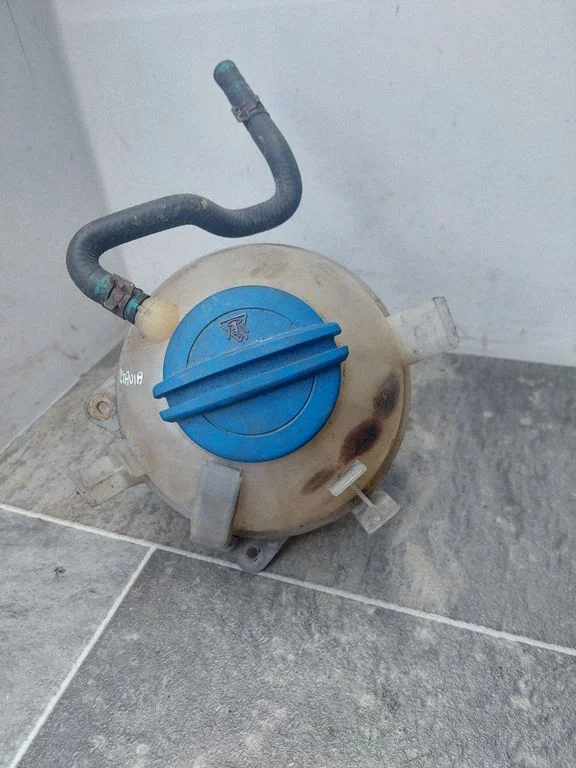 Dzesēšanas šķidruma izplešanās tvertne 1K0121407A