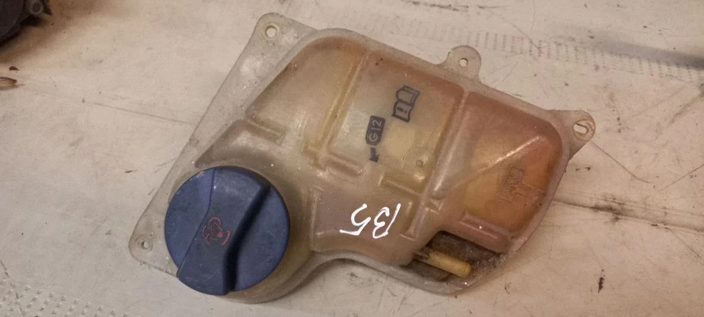 Coolant expansion tank/reservoir 8D0121403L