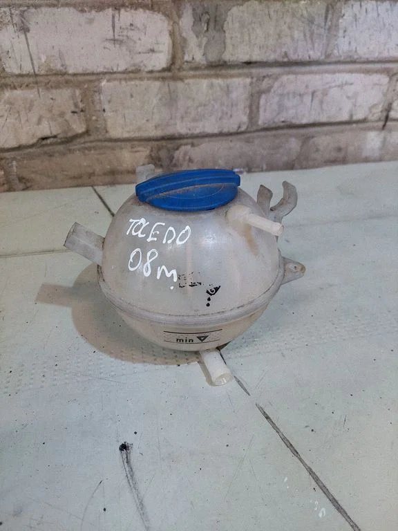Coolant expansion tank/reservoir 1K0121407A