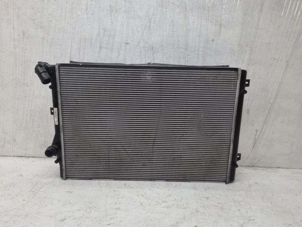 Jahutusvedeliku radiaator 1K0121253L
