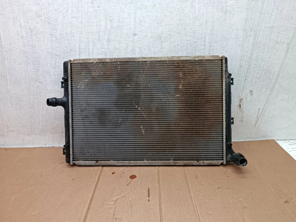 Jahutusvedeliku radiaator PA66GF30