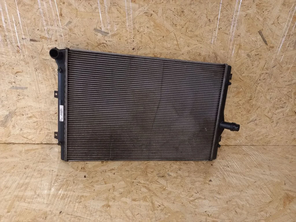Jahutusvedeliku radiaator 3C0121253K