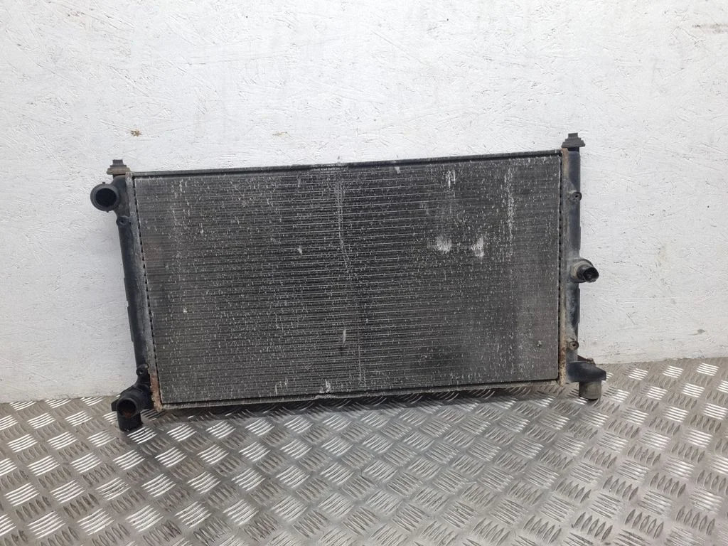 Dzesēšanas šķidruma radiators 7M3121253G