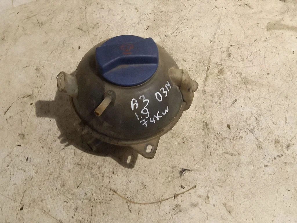 Coolant expansion tank/reservoir – Audi A3 S3 8L (1996-2003)