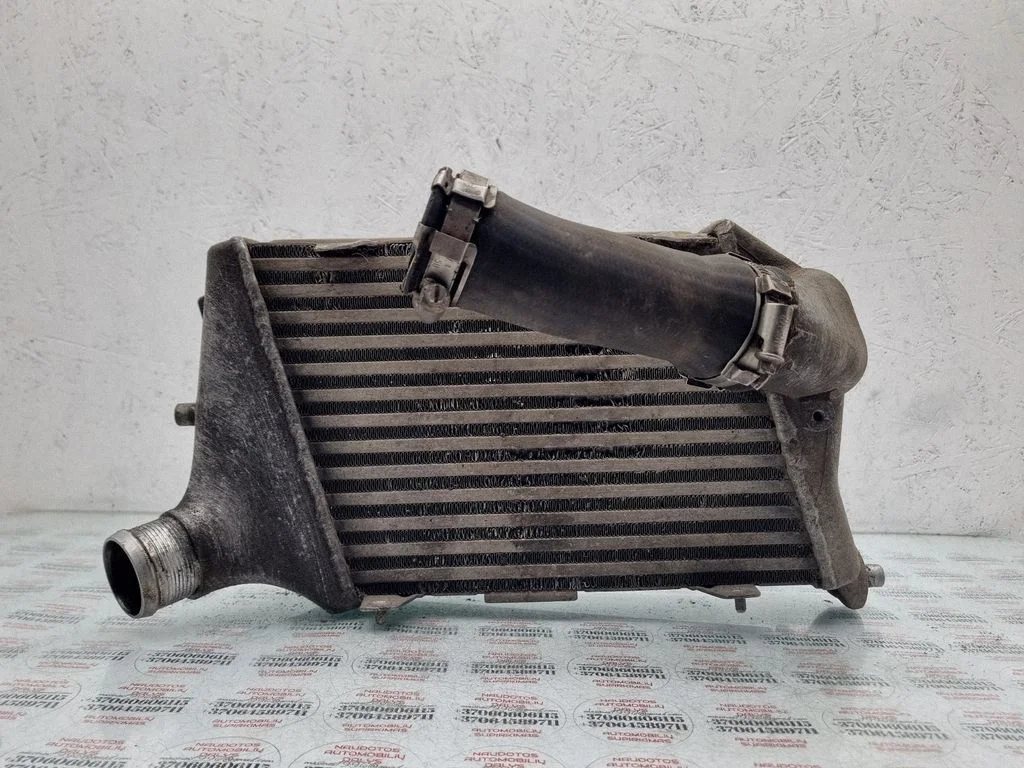 Starpdzesētāja (interkūlera) radiators 4E0145808F