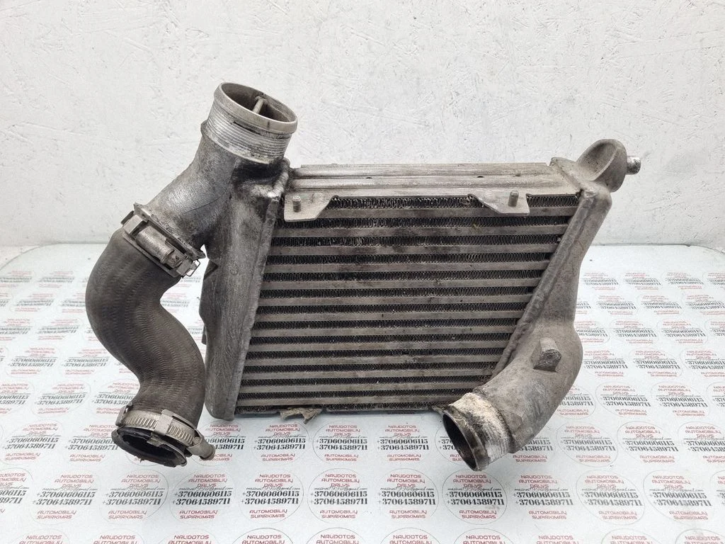 Starpdzesētāja (interkūlera) radiators 4E0145805J